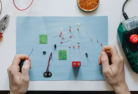 Gujing Electronics는 저고도 경제 발전을 위한 새로운 길을 공동으로 모색하기 위해 항공기 회의에 초대되었습니다.